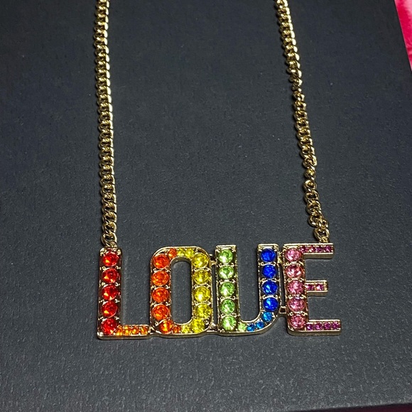 Betsey Johnson Love necklace - Picture 4 of 7